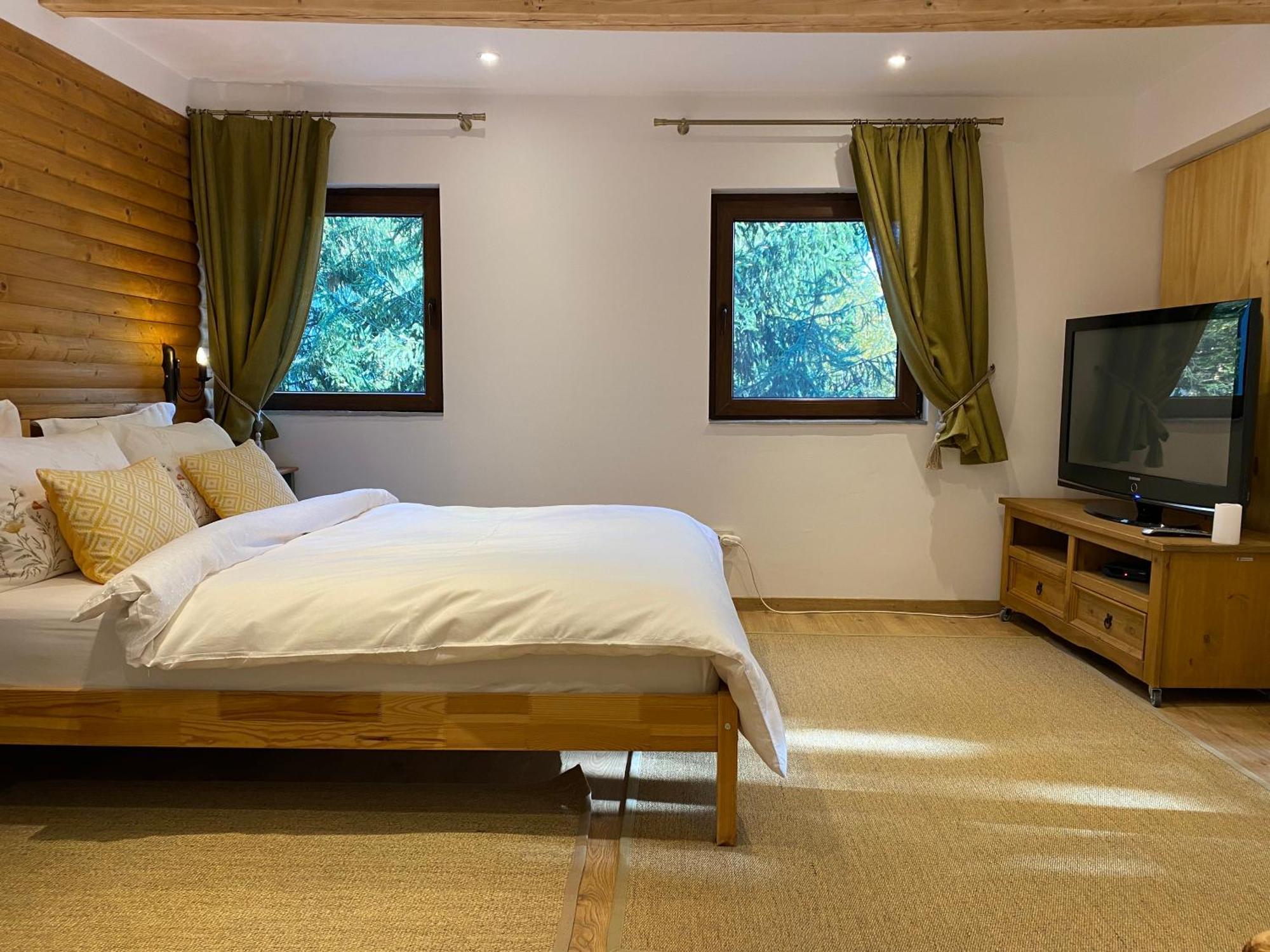 Mountain Chalet - Cabana La Muntele Baisorii Muntele Cacovei  Zewnętrze zdjęcie